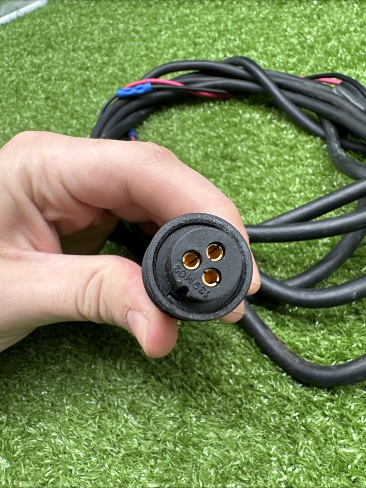 Raymarine A125 Chartplotter E70235 Power Cable. 3