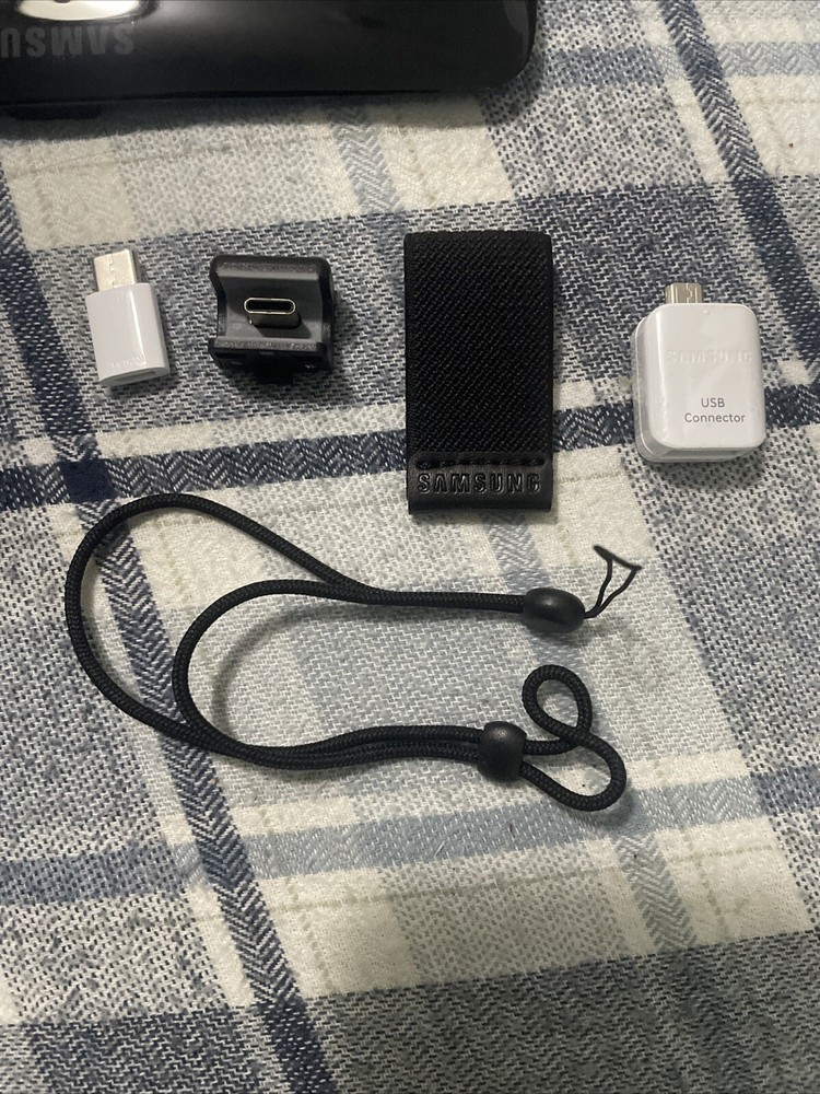 Samsung Gear VR Powered By Oculus Virtual Headset Controller Model SM-R324