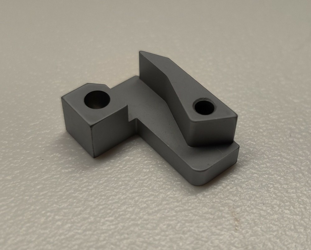 Universal Instruments Cam Latch 45064901