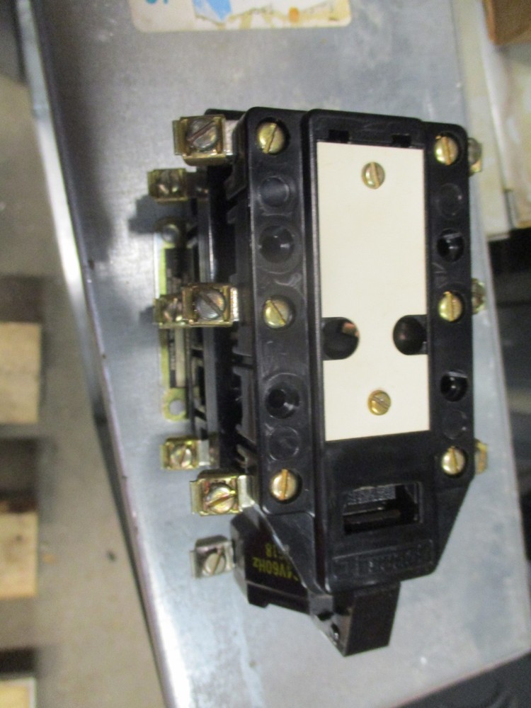 SQUARE D 8501D060 AC CONTROL RELAY, 6 POLE, 24V COIL- NEW