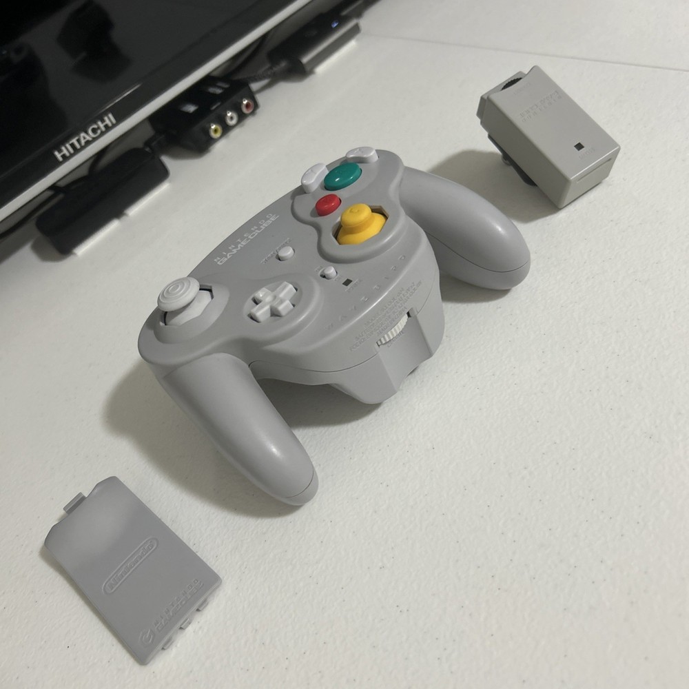 Nintendo WaveBird Wireless Controller Gray with Receiver for GameCube
