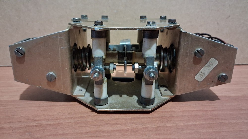 24v SWITCH - - RF AMPLIFIER ANTENNA TUNER