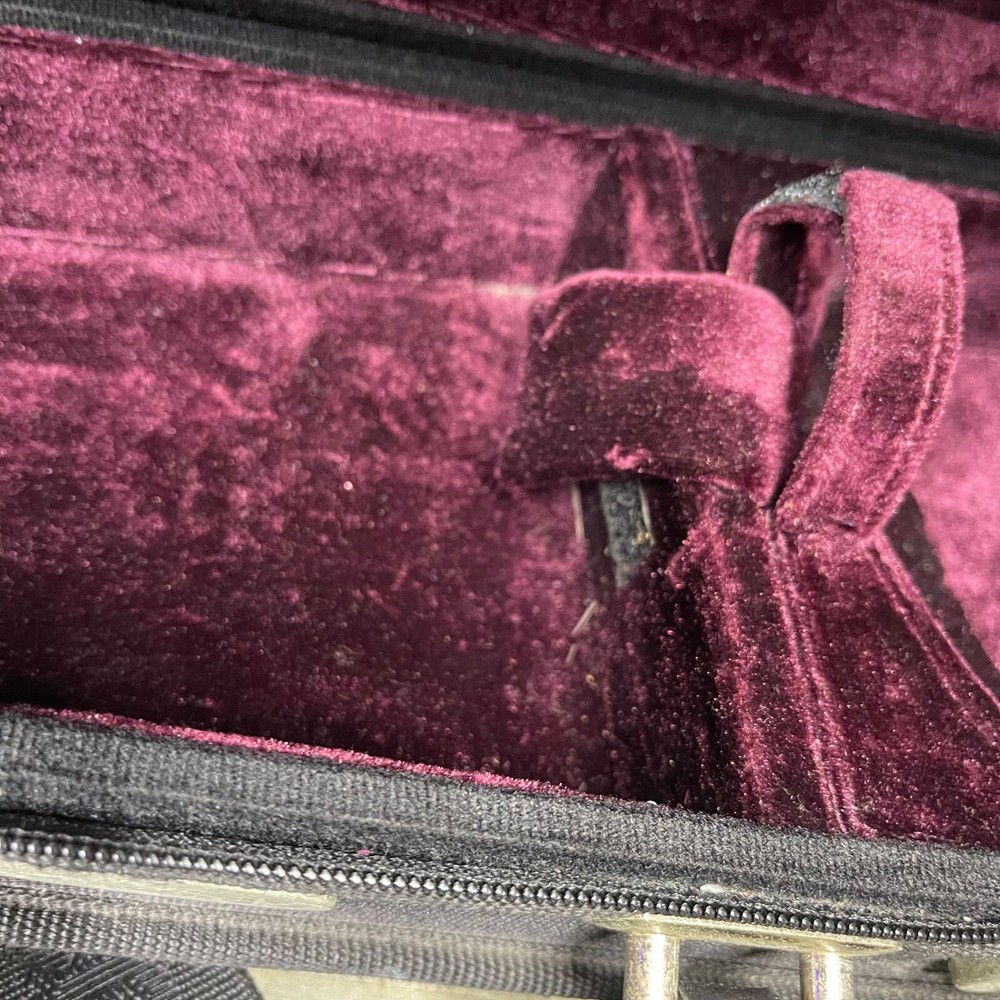 Concord Violin Case Burgundy Lining