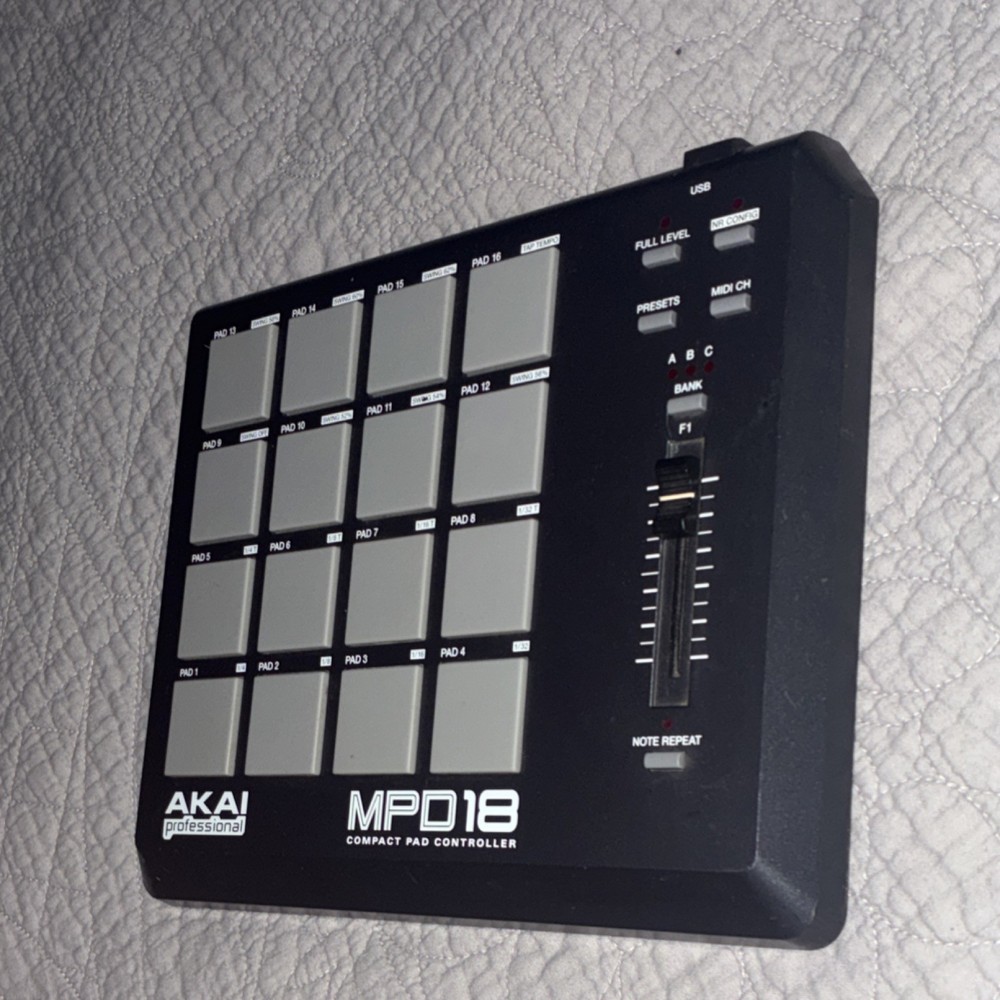 Akai MPD18 Pad Controller USB Compatible Note Repeat Pad Triggers Digital