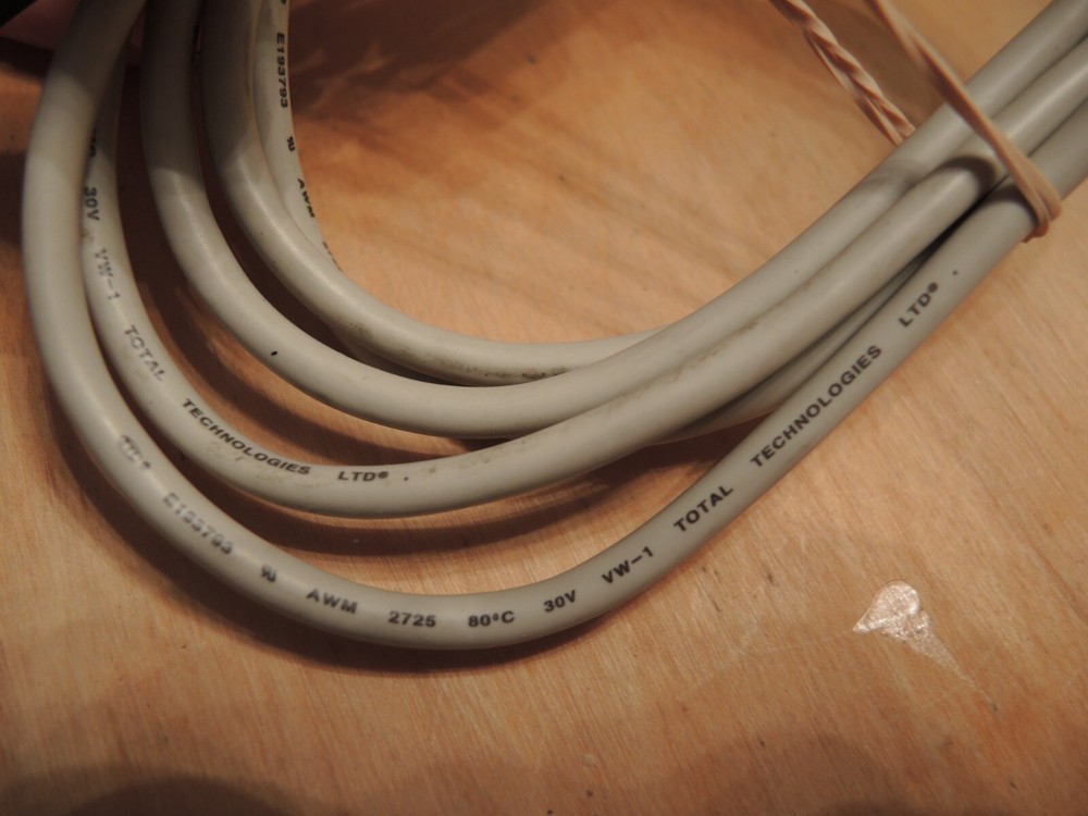 TOTAL TECHNOLOGIES E193793 AWM 2725 30V LOW VOLT VW-1 COMPUTER CABLE USB A - B