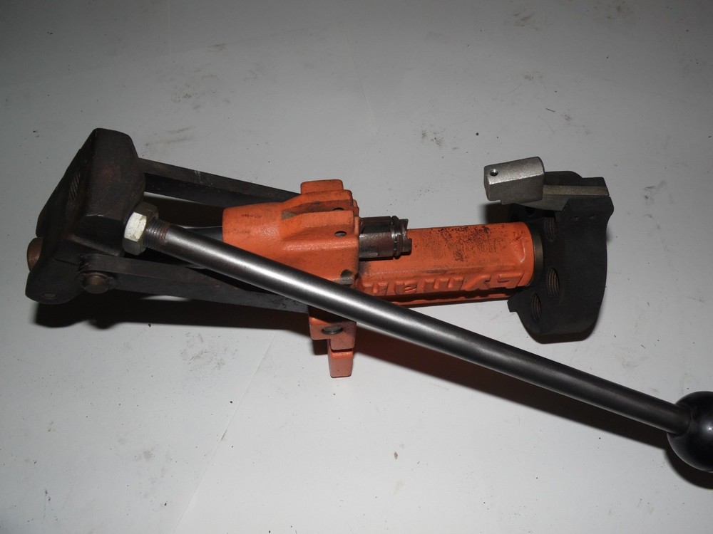 Lyman 6 Hole Turret Reloading Press