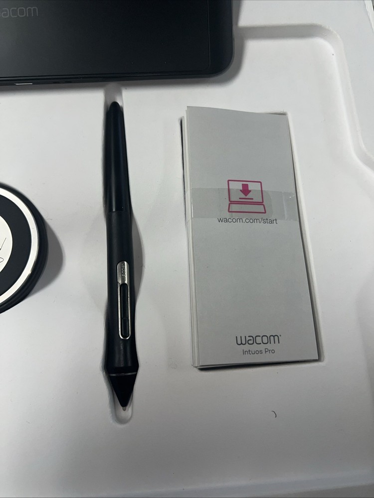 Wacom Intuos Pro Creative Pen Tablet Medium PTH660 Drawing Graphic Tablet