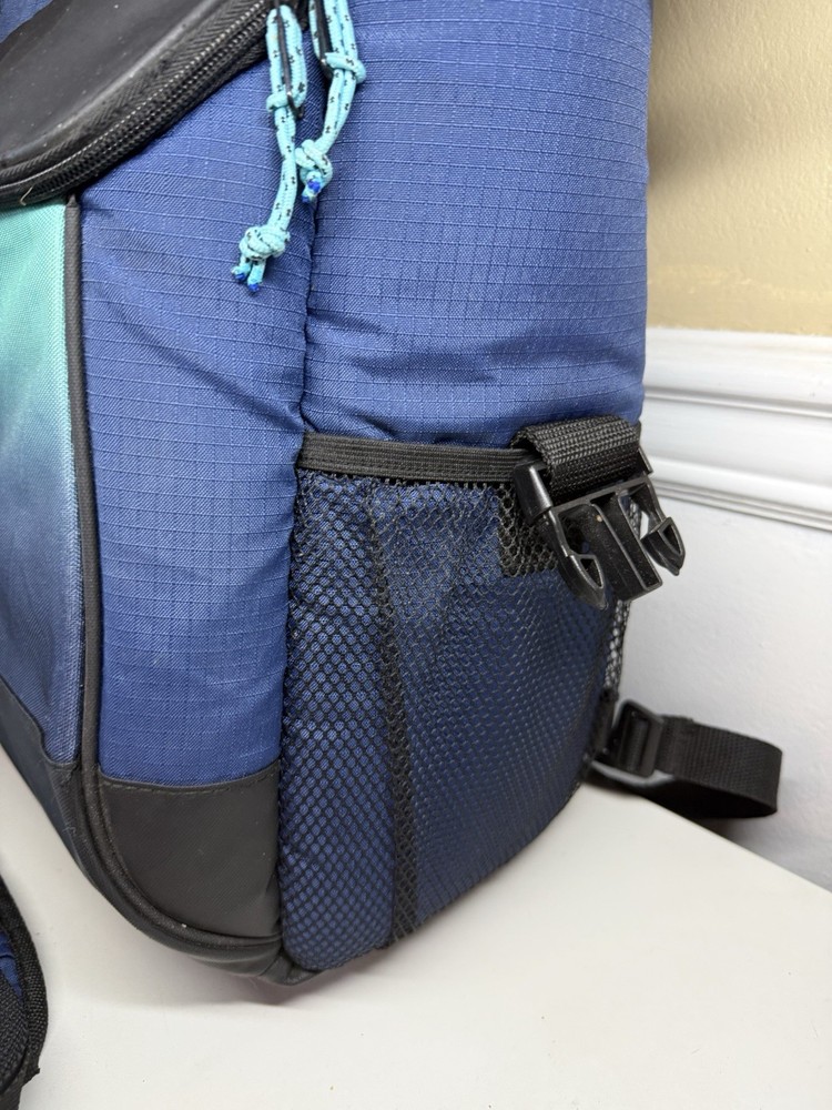 Igloo Backpack Cooler Blue Black Teal with Shoulder Strap Compartments