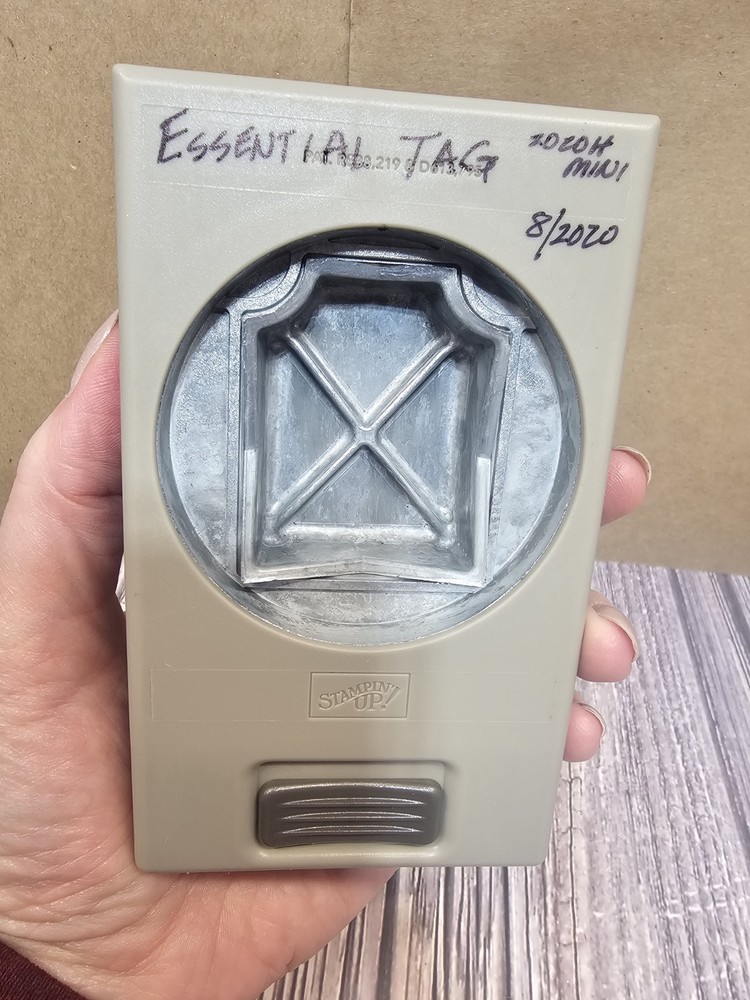 Stampin' UP! ESSENTIAL TAG PUNCH