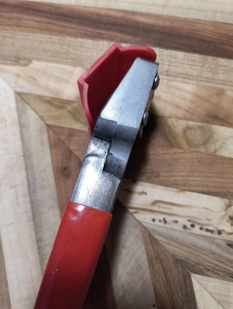 The Texan York Nut Sheller - Nut Cracker