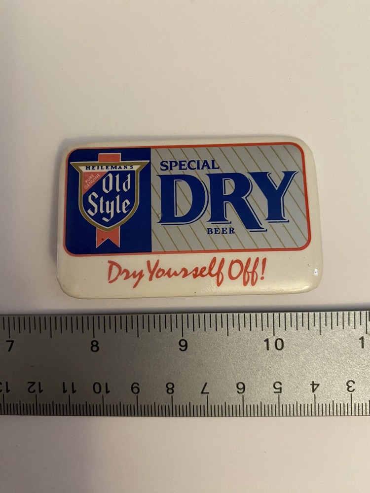 Old Style Special Dry Beer Pin Back Button P88