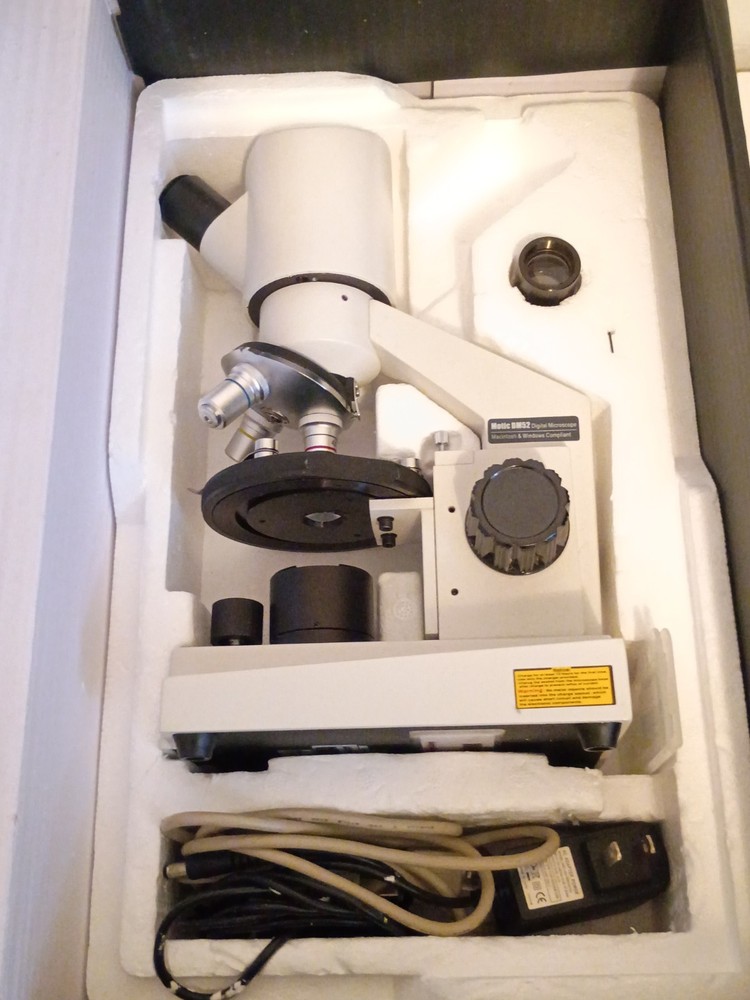 Motic DM-52 Compact Digital Biological Microscope with LED Illumination