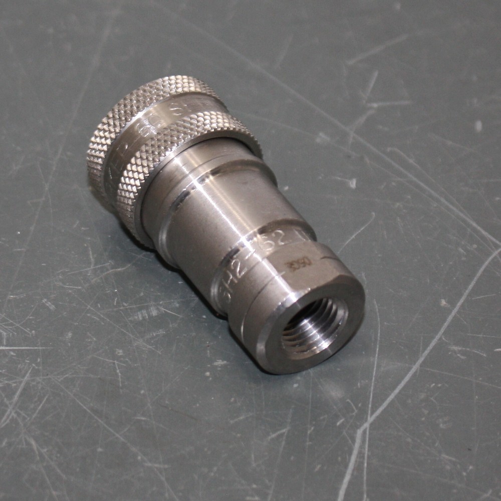 Parker 1/4" Hydraulic Quick Connect Coupling SH2-62, Socket x 1/4"-18, 303SS