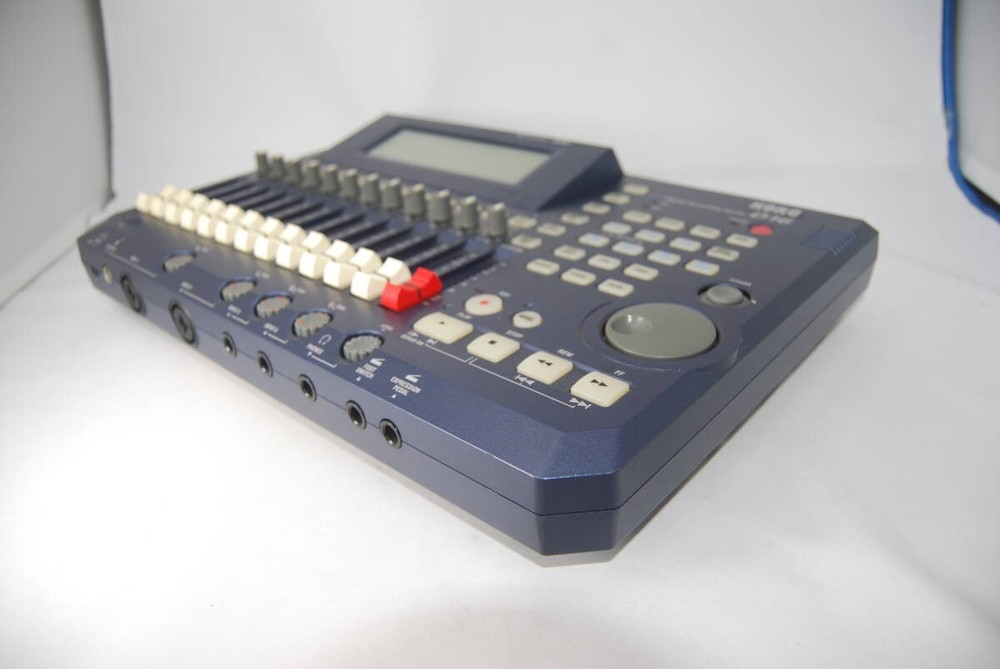 Korg D16 16-Track Digital Recorder