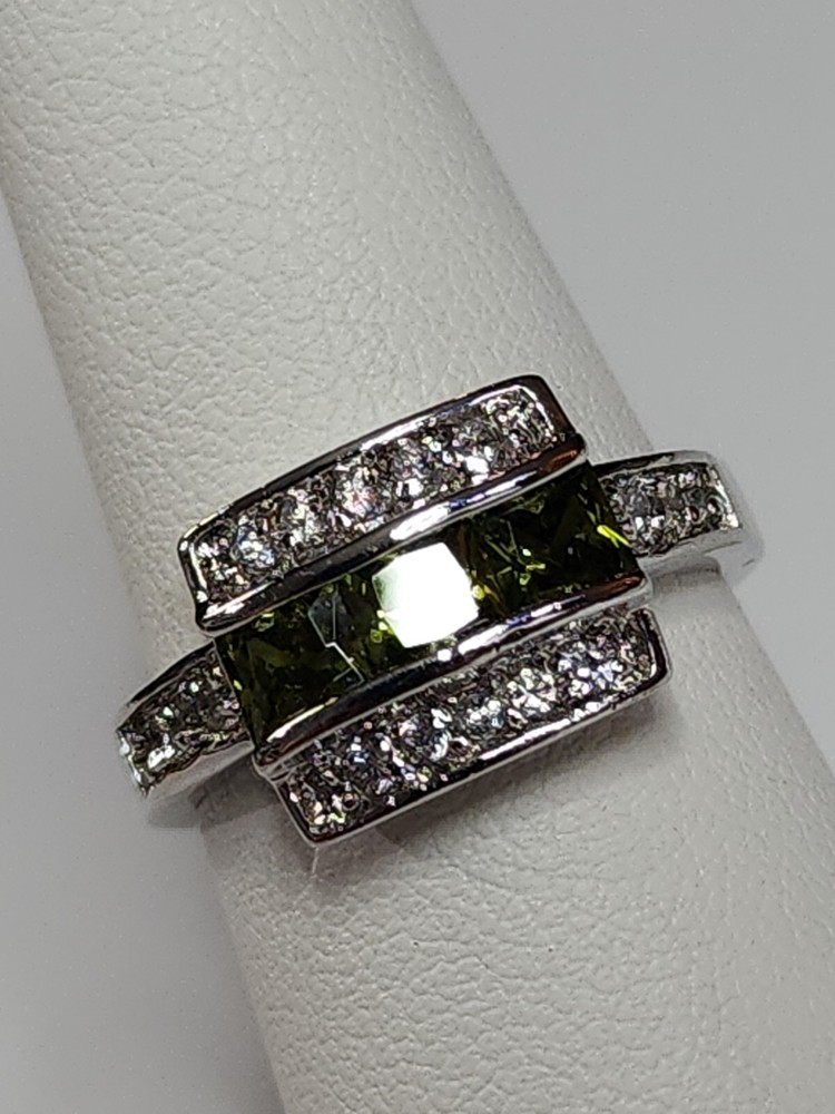 Silver Color Ring w/ Square Cut Lt. Green SIZE 6 3/4