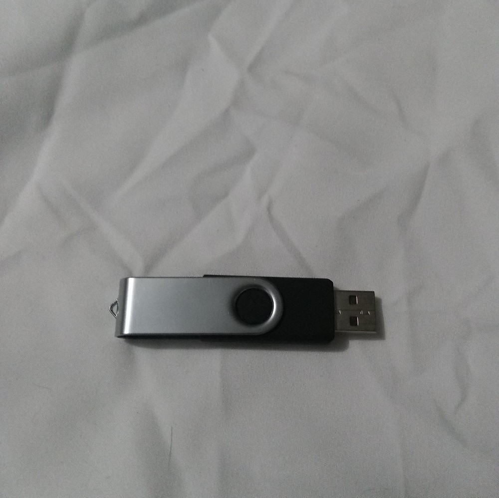 32GB USB Flash Drive
