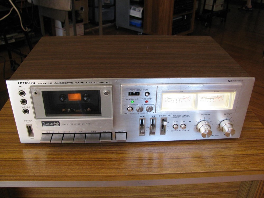 Hitachi D-850 3 Head Cassette Deck Recorder New Belts Partial Function Works