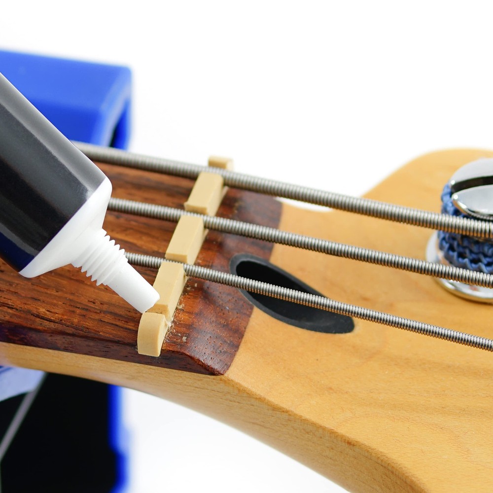 MusicNomad MN146 String Changing Kit - 5pc, Premium Quality, Great Value