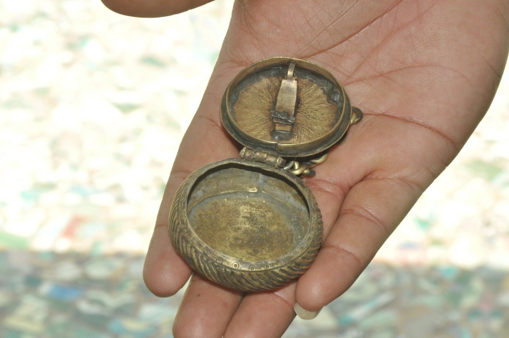Vintage Brass Round Line Engraved Handcrafted Lime Paste/Powder Box