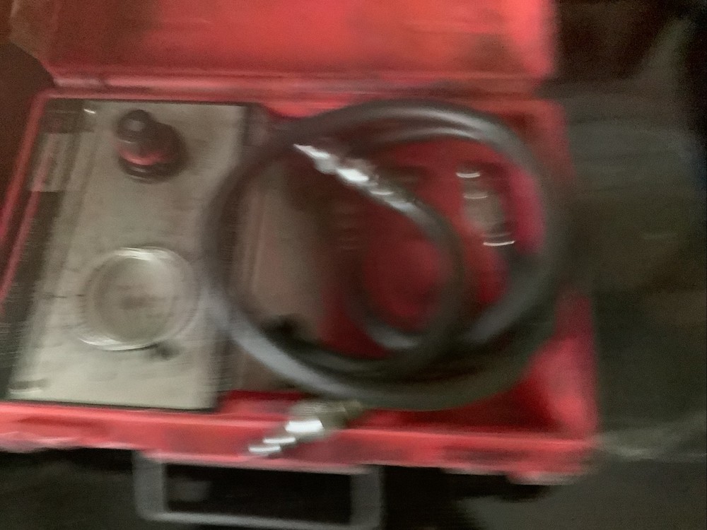Snap-On Cylinder Leak Detector MT 324