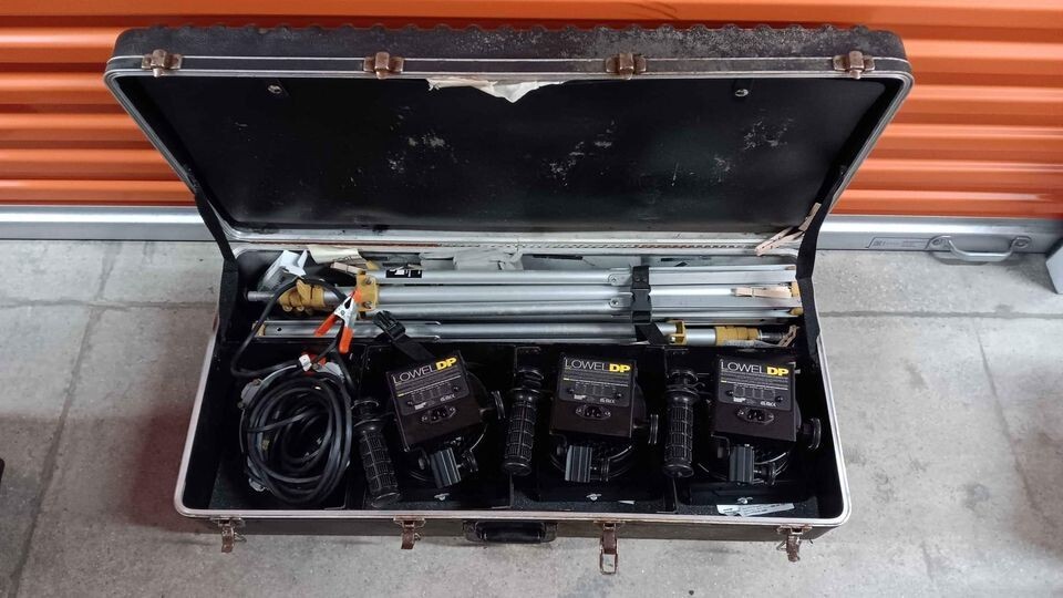 Lowel DP 3 light pro lighting kit