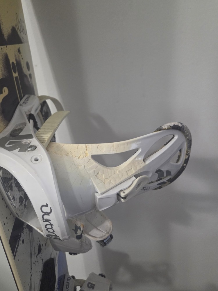 ALIBI Snowboard With Boots And Straps Connected (PLEASE READ DESCRIPTION)