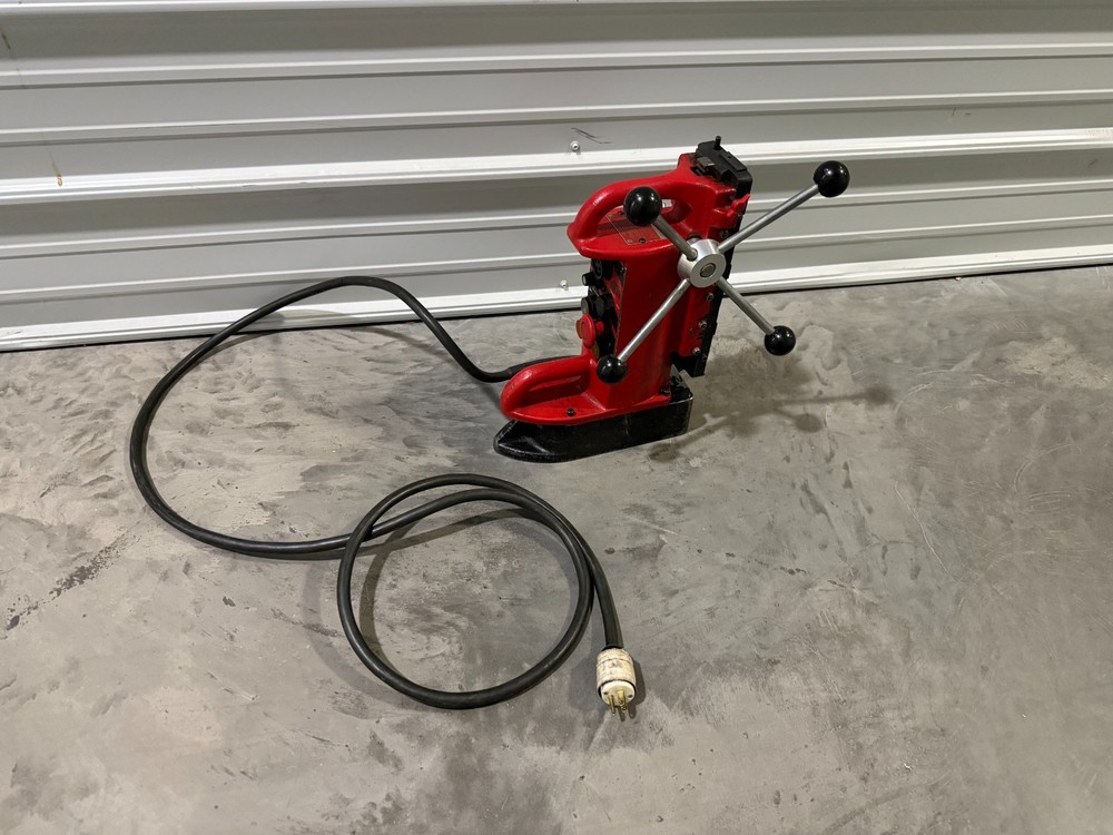 Milwaukee 4202 Heavy Duty Electromagnetic Drill Press Base
