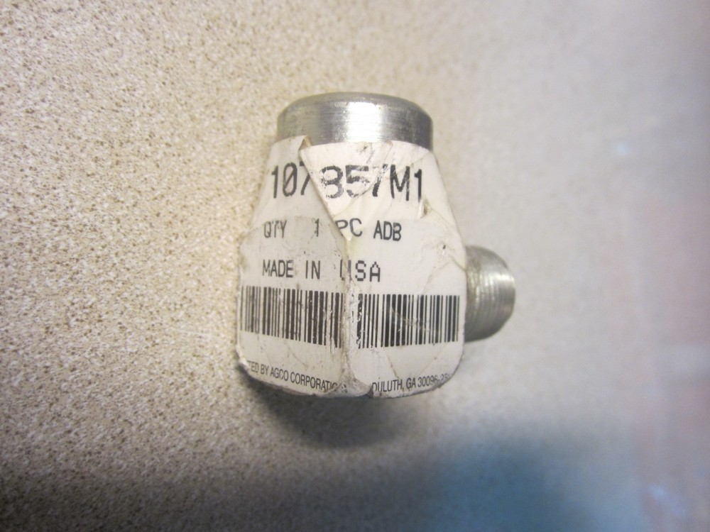 Agco 1077857M1 Adaptor