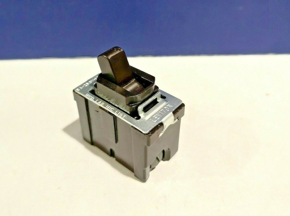 Brown Interchangeable DESPARD 3-Way Flush Toggle Switch Leviton NEW 1751