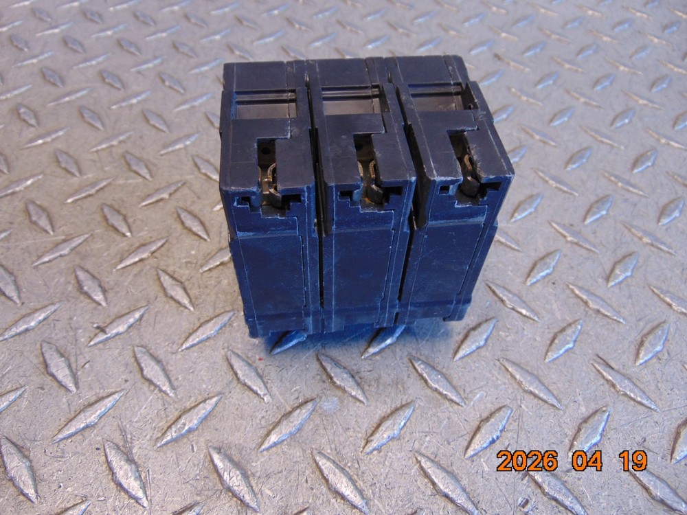 GE THQL32080 80A 80 AMP 3-POLE PLUG-IN CIRCUIT BREAKER