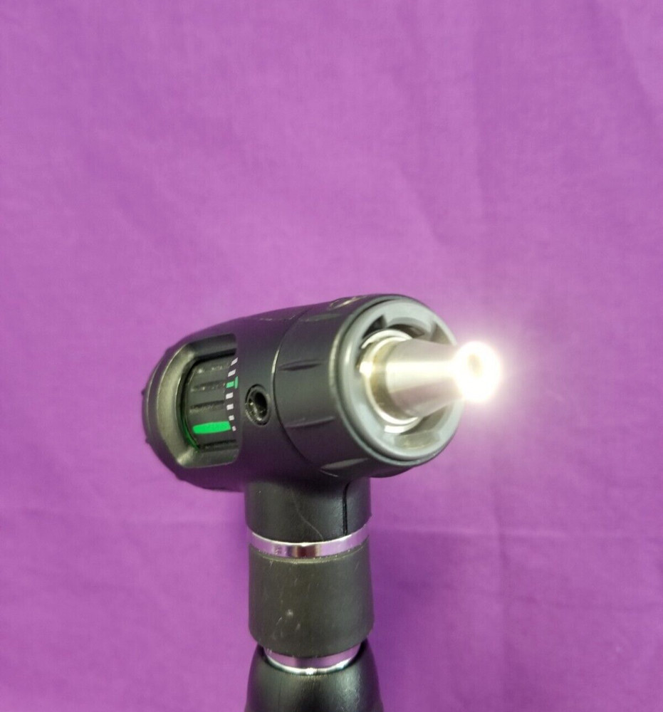 Welch Allyn 3.5V Veterinary Macroview Otoscope - #23860