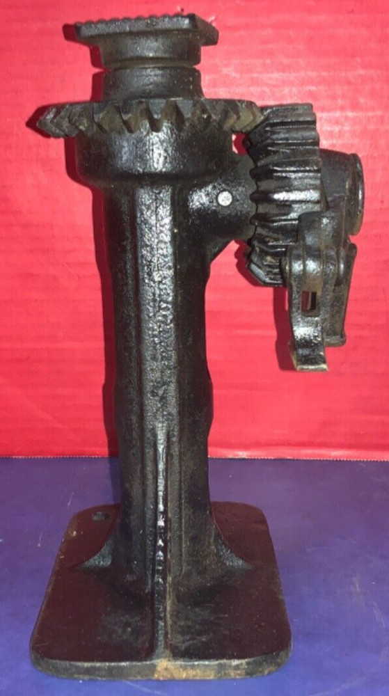 Vintage Ford Model “T” Jack No. B553 - AS IS