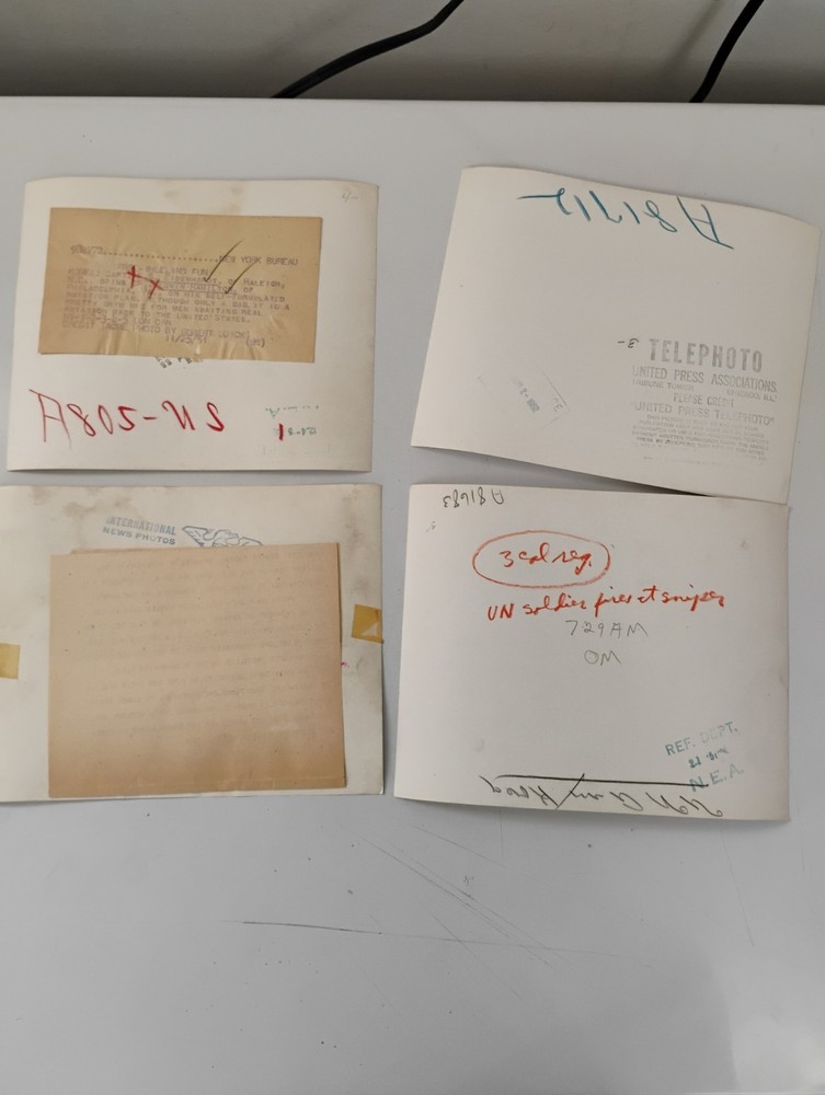 19 KOREAN WAR PRESS & OFFICIAL PHOTOS