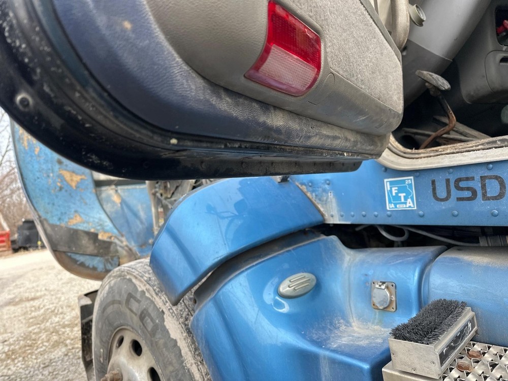 2006-2015 Peterbilt 386 BLUE Left/Driver Door - Used