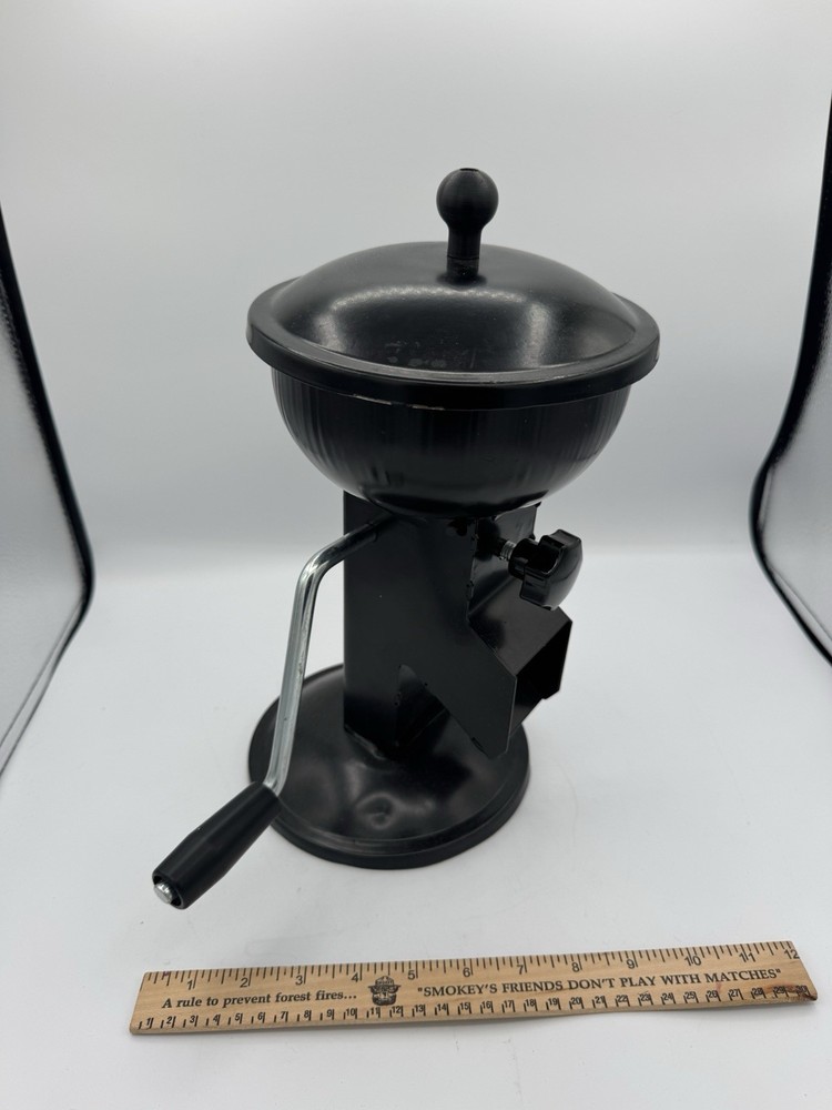 Hand Crank Nutcracker Tool For Hazelnut Crushing