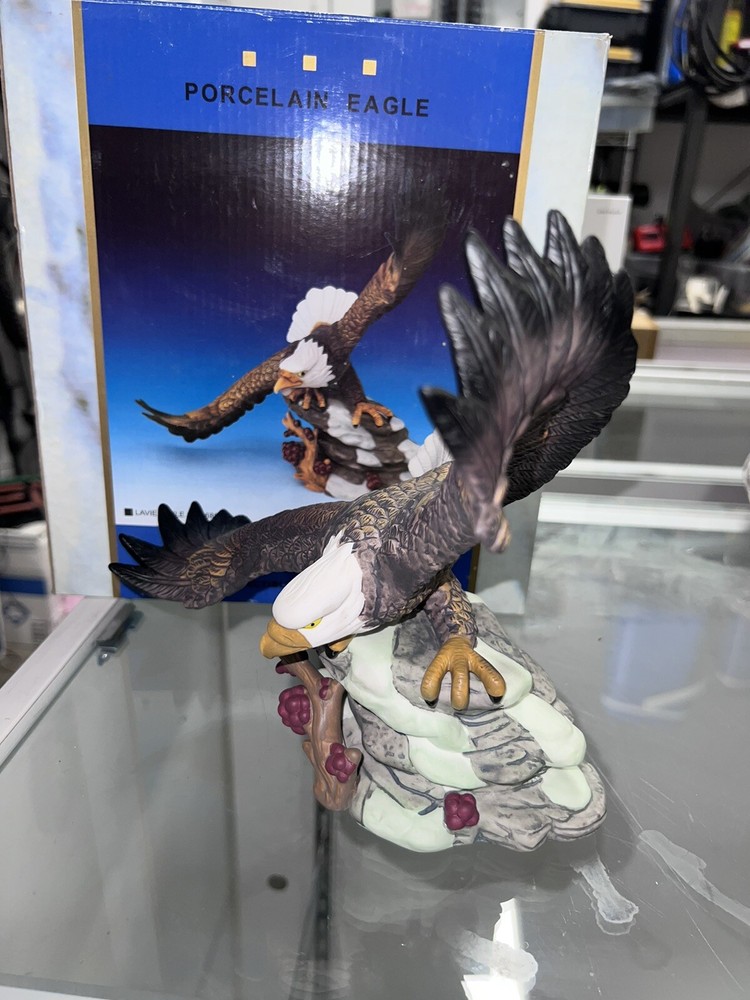 THE ABBEY COLLECTION BY LA VIE BALD EAGLE FIGURINE