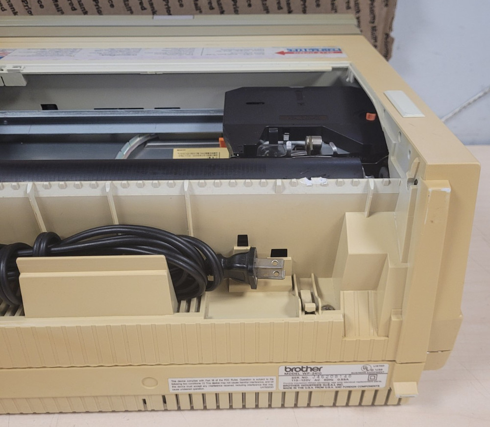 VINTAGE! BROTHERS WP-2410 WORD PROCESSOR MISSING LID (POWERS ON)