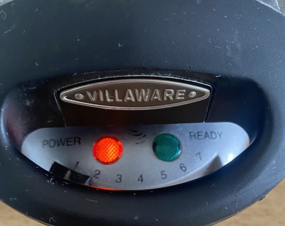 VillaWare Uno Belgian Waffle Maker 2-Sq Model# 2000 Tested Chirps