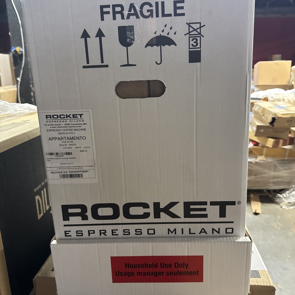 Rocket Espresso Appartamento Nera Espresso Machine (E61)| Heat Exch. Black-white