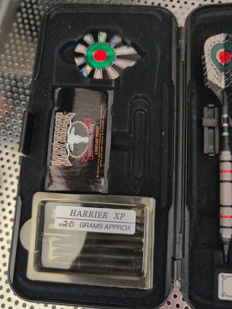 Maverick Harrier XP 3 Dart Set With Hard Case And Extra Tips