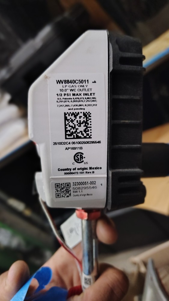 Resideo WV8840C1406 Water Heater Gas Valve Status Light White Black