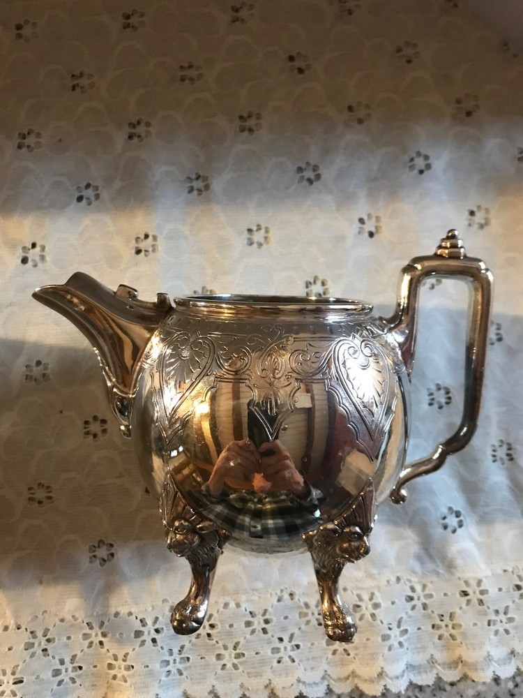 Meriden Company Silver Plate Creamer and Sugar 2000
