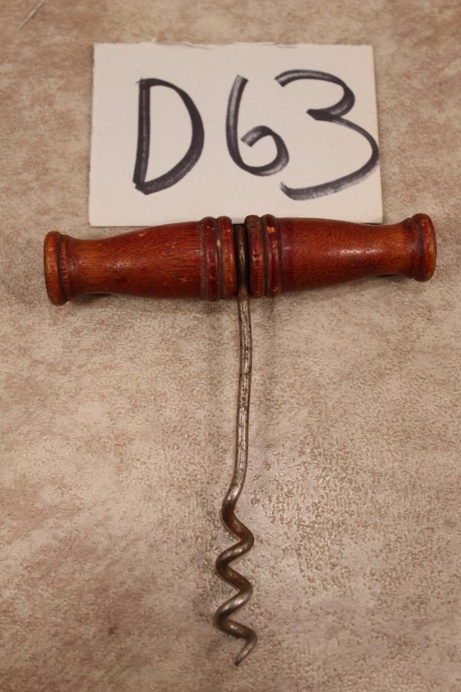D63 VINTAGE WINE CORKSCREW BOTTLE OPENER WOOD HANDLE