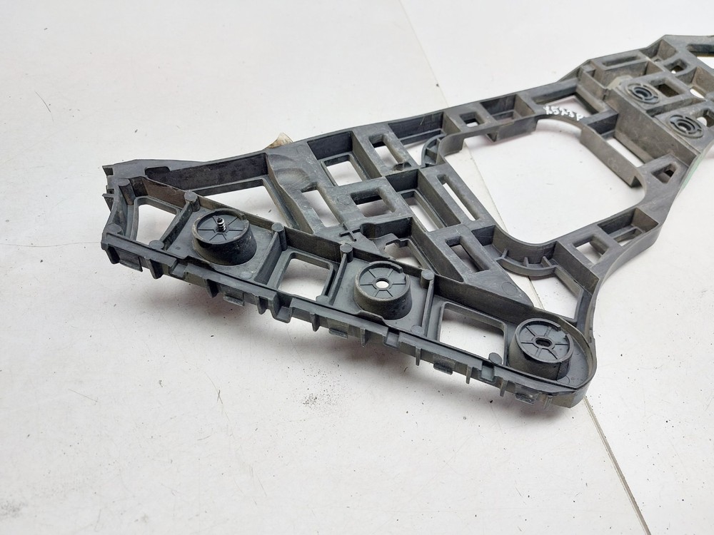 MG HS REAR BUMPER MOUNT BRACKET RIGHT DRIVER SIDE 2020 30136856