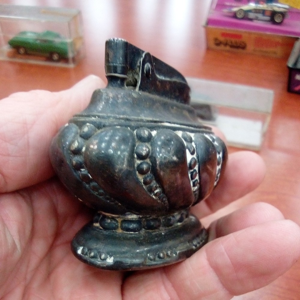 Vintage RONSON CROWN TABLE LIGHTER Silver Plate Pretty Design Super HEAVY EUC