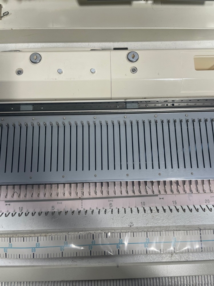 Brother Chunky Knitting Machine KH260