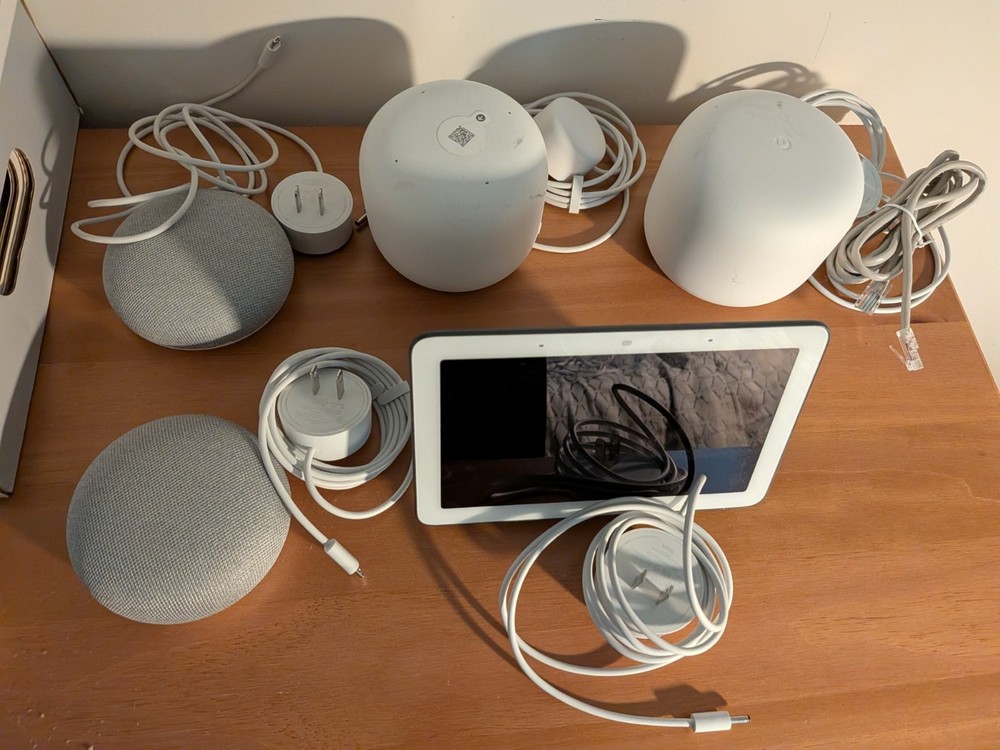 Google Home Nest Hub, Nests, And Wifi Extender