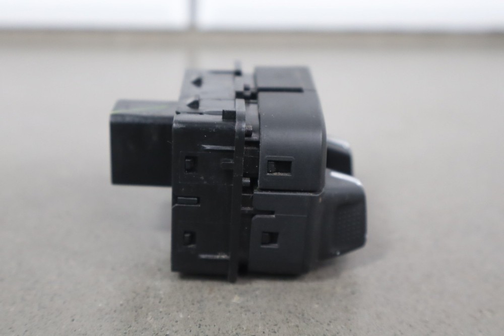 2013-2018 Ram 2500 Dash Mounted Trailer Brake Controller & Module OEM