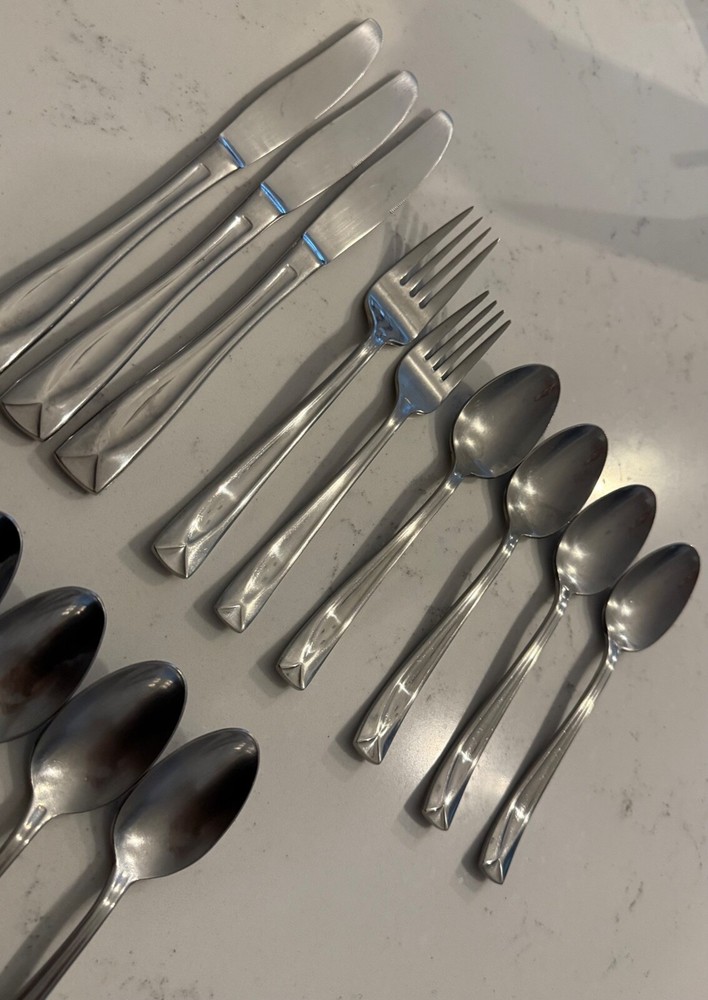 Oneida Lincoln Stainless Flatware 13 PC