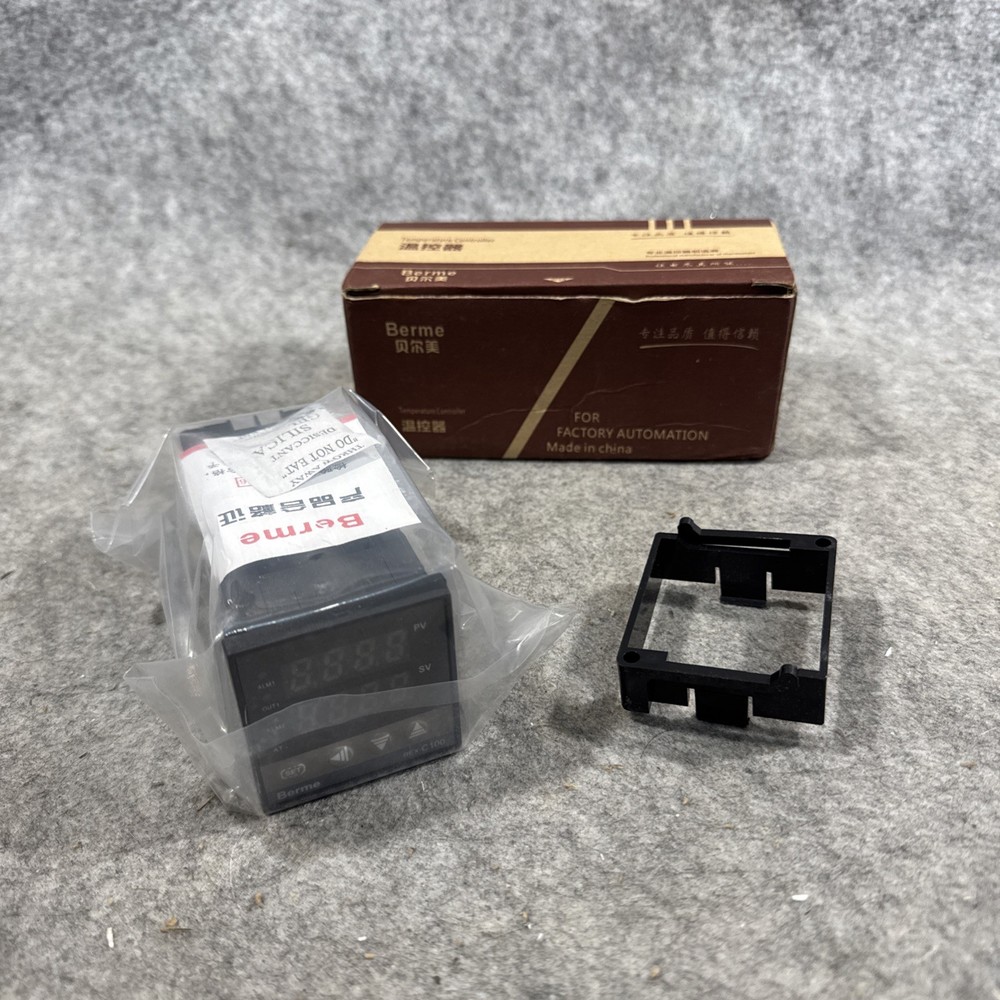 (1) BERME REX-C100FK02-V*AN N TEMPERATURE CONTROLLER 14F96983 NEW